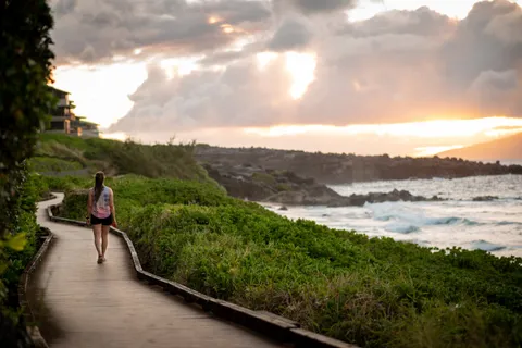 Ashley chasing the sunset in Hawaii